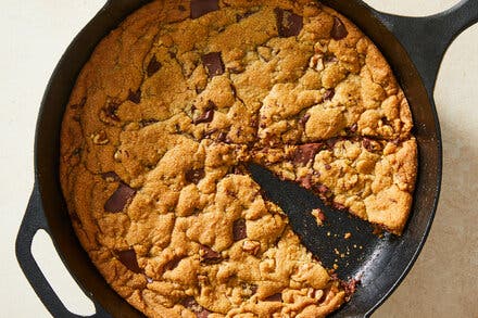 Skillet Chocolate Chip Cookie
